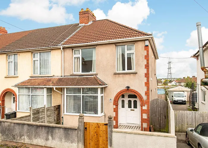 New Longstays-4bedroom-2bath-6beds-by Fabaccommodation Nyaraló *