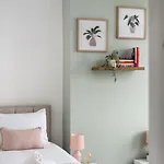 New Longstays-4bedroom-2bath-6beds-by Fabaccommodation *