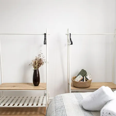 Longstays-4bedroom-2bath-6beds-by Fabaccommodation Hébergement de vacances *