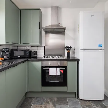 Hébergement de vacances Longstays-4bedroom-2bath-6beds-by Fabaccommodation *