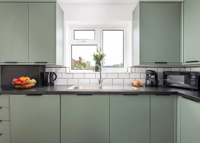 Prázdninový dům New Longstays-4bedroom-2bath-6beds-by Fabaccommodation