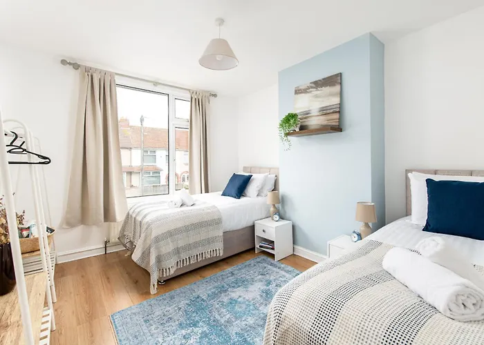 Longstays-4bedroom-2bath-6beds-by Fabaccommodation 펜션 *