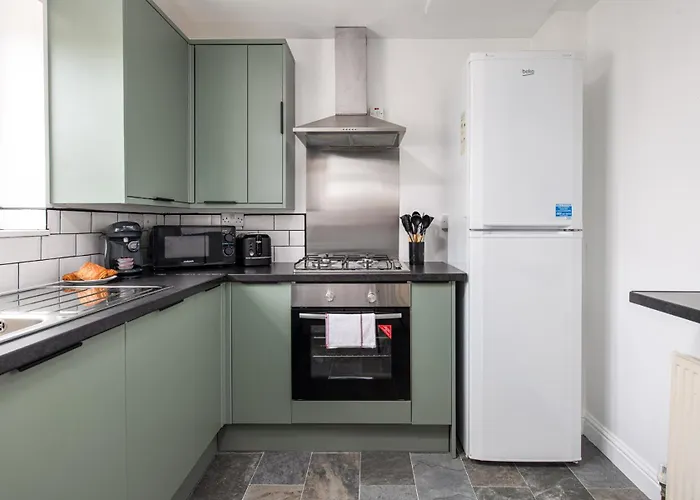 펜션 Longstays-4bedroom-2bath-6beds-by Fabaccommodation *